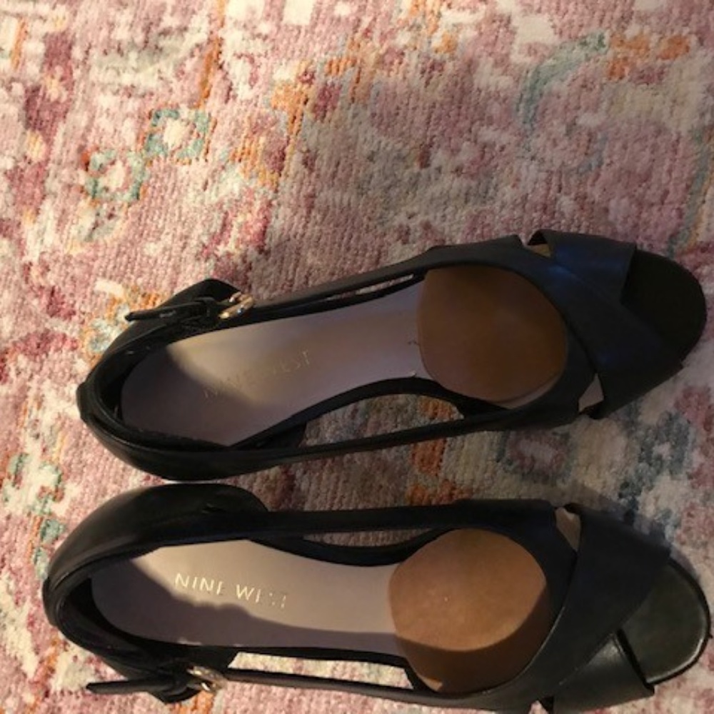 NINE WEST - Picture 4 of 4